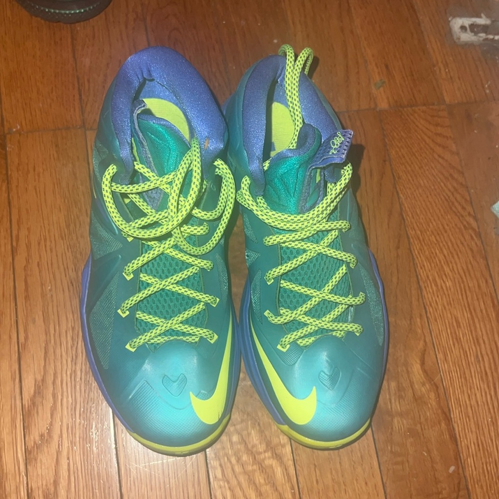 VNDS Nike Lebron X 10 Sport Turquoise Volt Violet Force - Great Condition